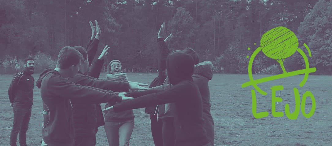 Detailfoto van handen als symbool voor verbinding en ondersteuning