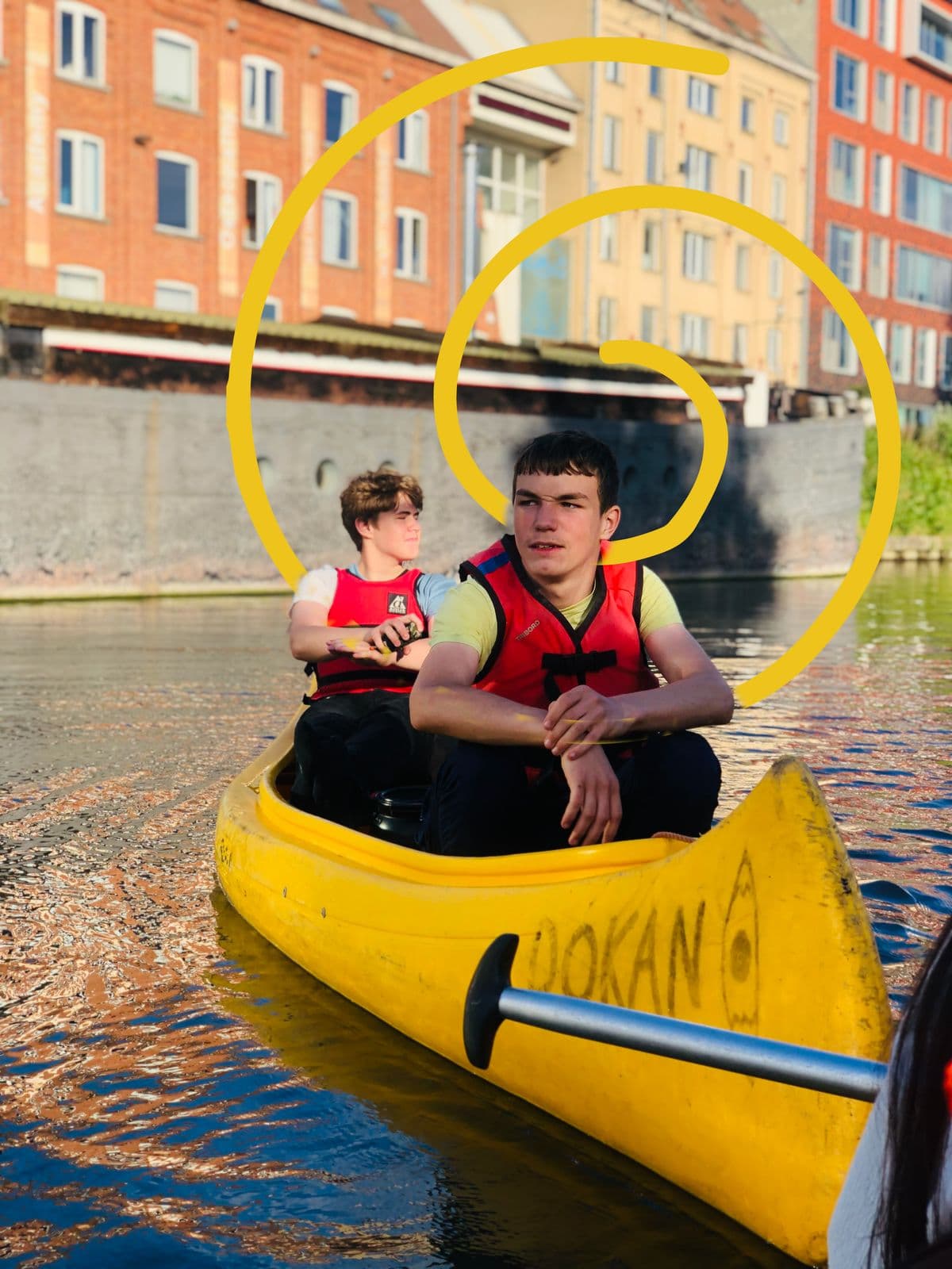 LEJO-jongeren in kano op de Gentse wateren